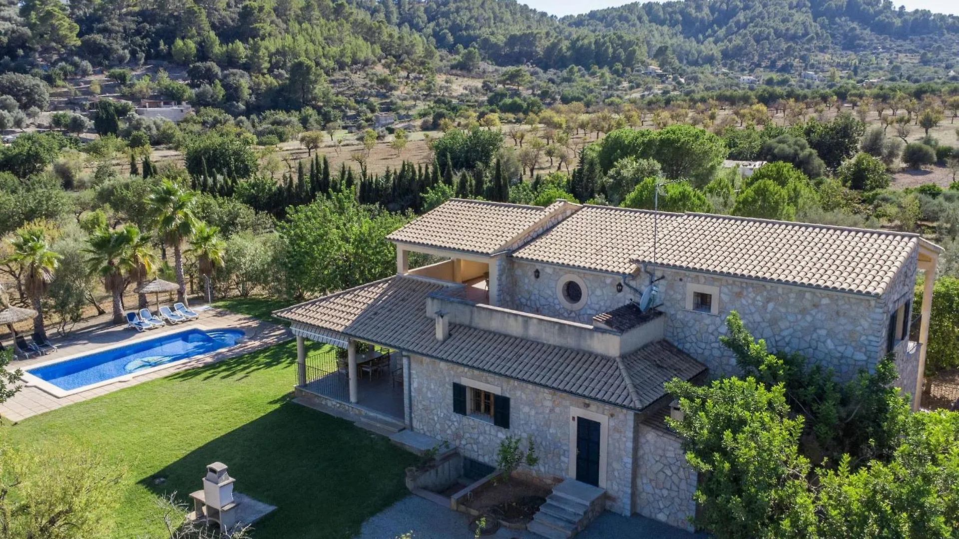 Villa Cas Mestre contacts